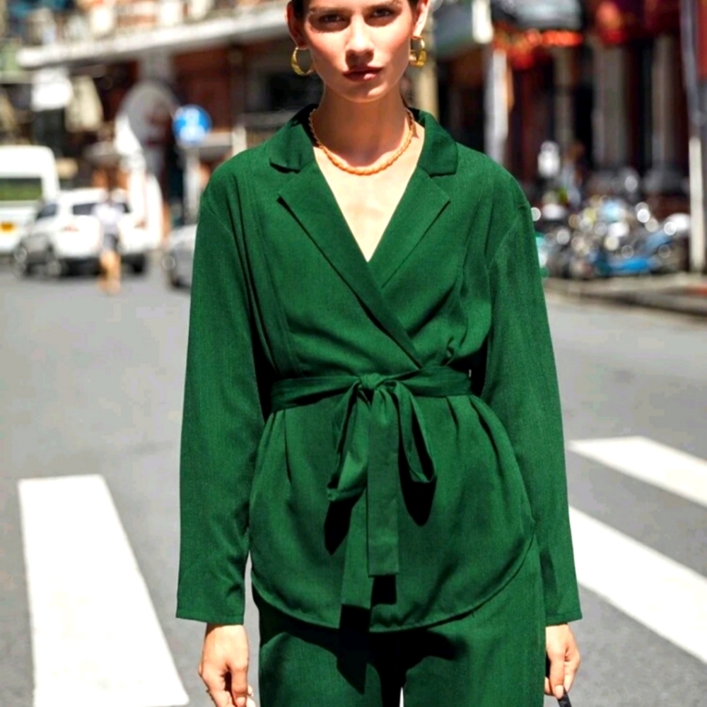 SOLD✅️Lapel Neck Belted Top & Pants Set
